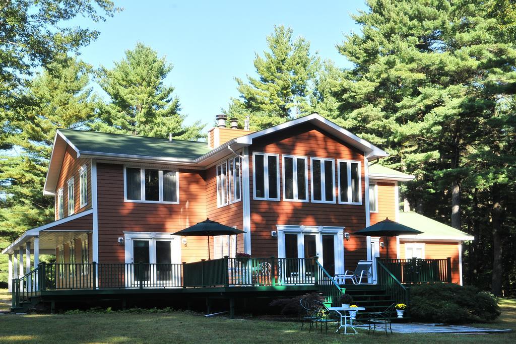 Bass Manor Bed And Breakfast & Art Museum Малта Екстериор снимка